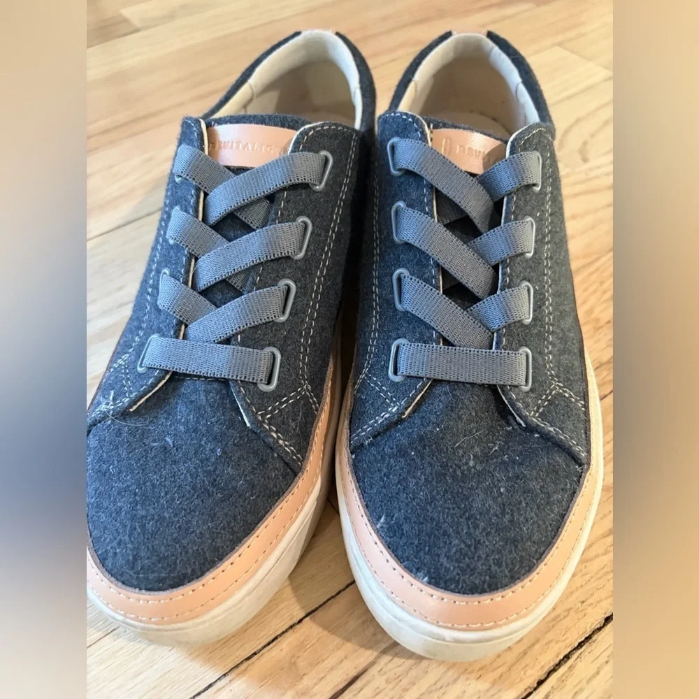 REVITALIGN Charcoal and Beige Women’s Sneakers Size 7.5